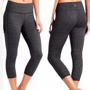 Athleta Chaturanga Quest Capri Legging Size XS EUC Heathered Blue Gray 212387